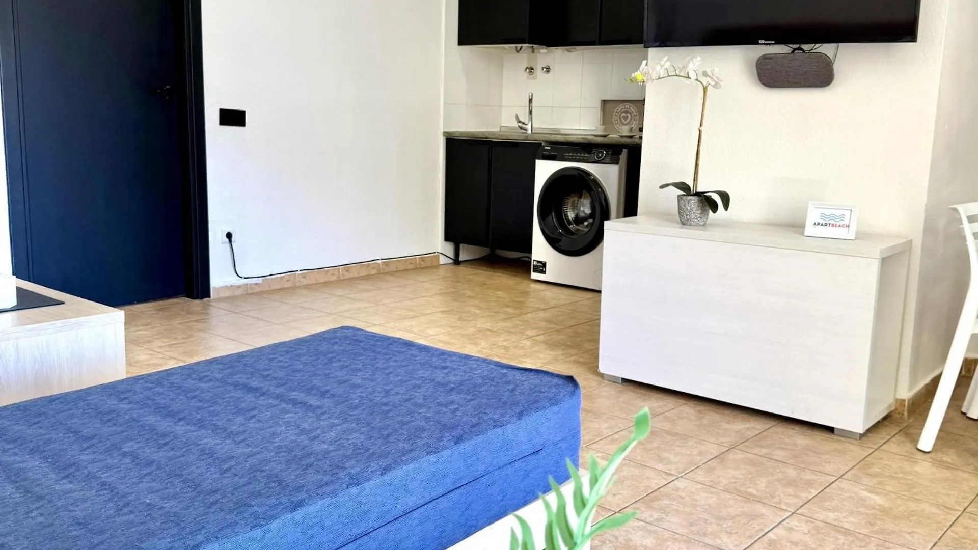 Apartbeach Festival Village 3 Y Vistas Piscina Salou 0*,