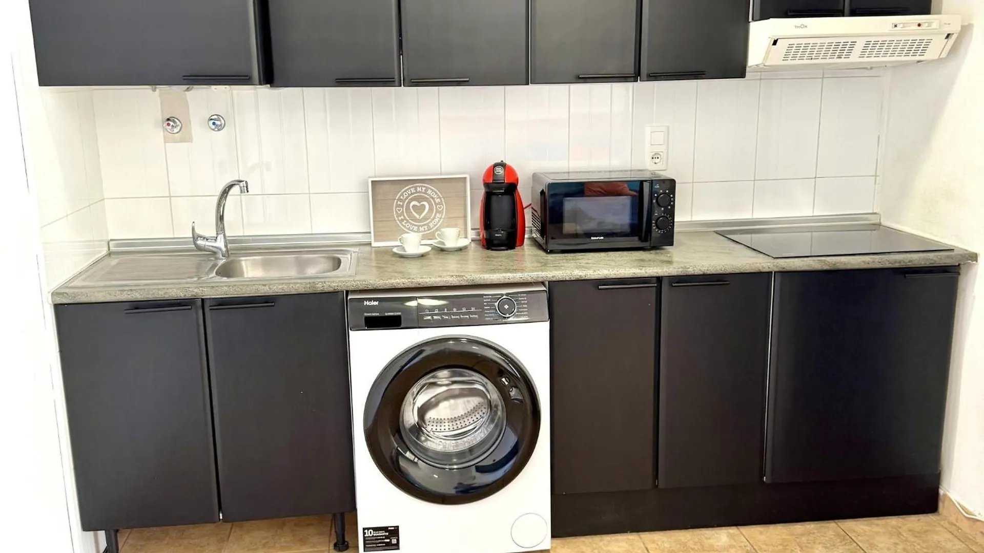Apartbeach Festival Village 3 Y Vistas Piscina Salou 0*,